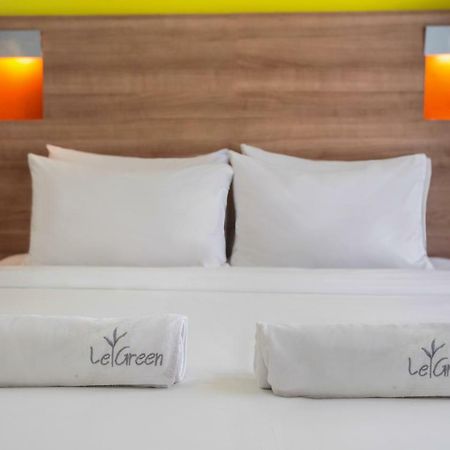 Legreen Suite Kuningan Giacarta Esterno foto