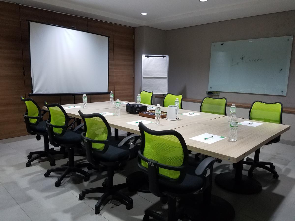 Legreen Suite Kuningan Giacarta Esterno foto